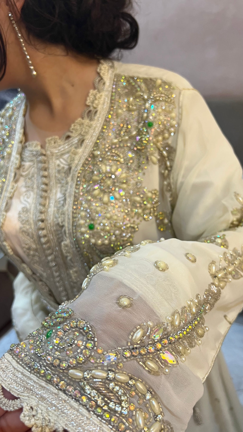 White kaftan with stones