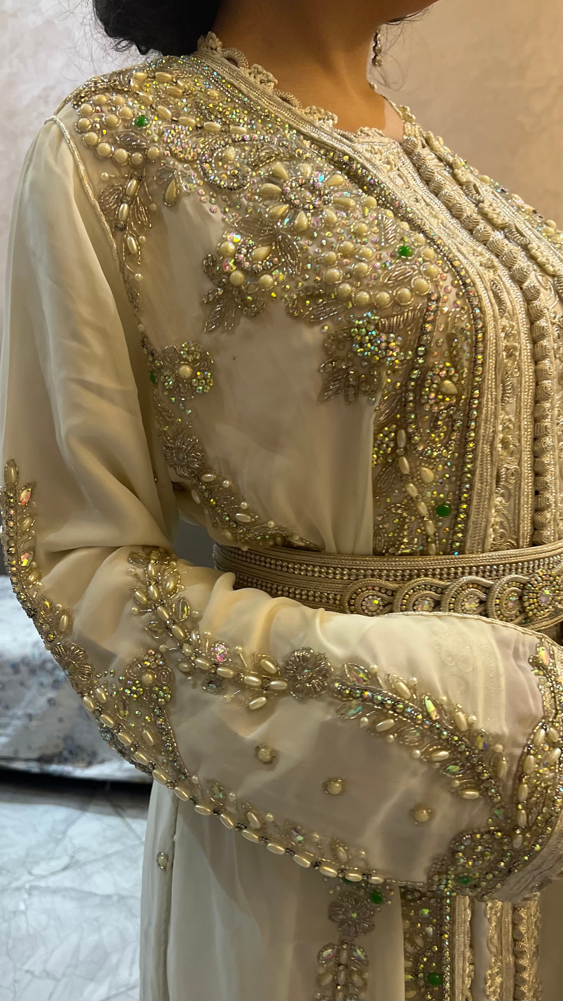 White kaftan with stones